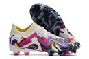 Chuteira Puma FUTURE Ultimate FG com design colorido, ideal para futebol em campo firme.