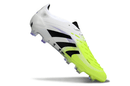 Chuteira Adidas Predator Elite FG - Branca e Amarela com detalhes em amarelo e preto, ideal para controle no futebol.