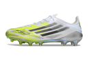 Chuteira Adidas F50 FG Elite - Branca e Verde, design moderno e desempenho em campo.