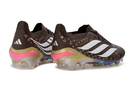 Chuteira Adidas Predator Elite FG 26 - Ed. "Louis Vuitton" (Cópia) com design sofisticado e tecnologia de desempenho.