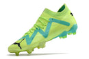 Chuteira Puma Future Ultimate FG Verde, modelo de alta performance para futebol, destacando tecnologia e design inovador.