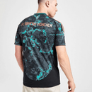 Camiseta FC Bayern München na parte de trás, em design moderno com cores vibrantes para a temporada 24/25.