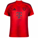 Camiseta Bayern München 24/25 vermelha da Adidas, com logo e detalhes em azul marinho, design moderno e esportivo.