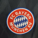 Logo do FC Bayern Munchen EV, símbolo icônico do Bayern München Home 97/98 Retro.