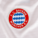 Emblema do F.C. Bayern München em um fundo claro, representando o time de futebol.