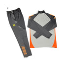 Benfica 24/25 - Fato de Treino - 1/2 Zip em cinza e laranja, conjunto de treino adidas.