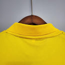 Detalhe da gola da camisa Borussia Dortmund Home 12/13 Retro na cor amarela.