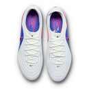 Chuteira Nike Tiempo Maestro Elite FG Branca, Rosa e Azul Attack Pack com design moderno e ajustabilidade superior.