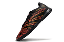 Chuteira Futsal Adidas Predator Elite nas cores preto, laranja e dourado, ideal para jogos indoor.
