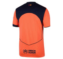 Camisola FC Barcelona third laranja 2025/26 - TOTAL 90, vista traseira com logo da UNHCR.