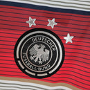 Camisola Alemanha Home 2014 Retro com escudo do Deutscher Fußball-Bund e três estrelas.