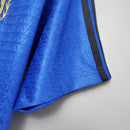 Camisola Argentina Home 94/95 Retro com detalhes em azul e preto, destacando o design clássico e icônico.