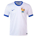 Camisola França away 24/25 Branco com detalhes em azul e emblema da seleção.