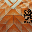 Camisola Holanda home 88/89 Retro com design laranja e logotipo KNVB, ideal para colecionadores de memorabilia.