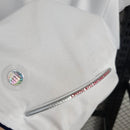 Camisola Inglaterra home 2005 Retro com detalhe da etiqueta e logo na manga.