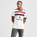 Camisa Manchester United terceira 24/25 com detalhes em vermelho e preto, modelo unissex.