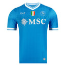 Camisola Napoles principal azul 2025/26 com detalhes estilizados e logo da equipe Napoli.