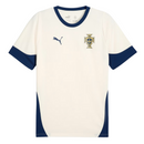 Camisola Portugal treinamento 25/26 branca com detalhes em azul e logo da PUMA.