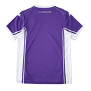 Camisola principal da Fiorentina 2025/26 Kappa, em violeta com detalhes brancos, com escudo do clube e logótipos Kappa nas mangas e peito.