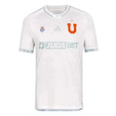 Camisola Universidad de Chile Away 24/25 em branco com detalhes em azul e logotipo da Adidas