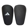 Caneleiras Small Adidas, proteção anatômica em preto com logo Adidas, para segurança e conforto em campo.