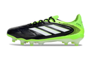 Chuteira Adidas Copa Pure III Elite FG - Preto e Amarelo em preto e verde, ideal para relvados naturais.