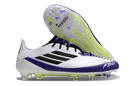 Chuteira Adidas F50.1 FG Branca, Roxa e Preta, perfeita para controle de bola e conforto em campo.