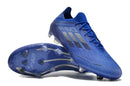 Chuteira Adidas F50 FG Azul e Preto com design moderno e tecnologia de ponta, ideal para jogadores de futebol.
