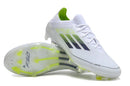 Chuteira Adidas F50 FG Branca e Verde com design moderno e tecnologia avançada para desempenho em campo.