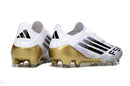 Chuteira Adidas F50 FG Elite Branca e Dourada com detalhes em dourado e design aerodinâmico.