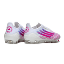 Chuteira Adidas F50 FG Elite - Branca e Rosa com design leve e estável para desempenho em campos naturais.