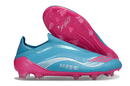 Chuteira Adidas F50 FG Elite - Ed. "Messi" Azul com design moderno em azul e rosa, ideal para campo.