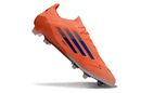 Chuteira Adidas F50 FG Elite Laranja em destaque, ideal para performance e conforto em campo.