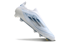Chuteira Adidas F50 LL FG Branca e Azul com design aerodinâmico e tecnologia para performance em campo.