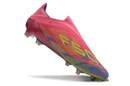 Chuteira Adidas F50 LL FG Rosa em destaque, mostrando design moderno e cores vibrantes para desempenho no futebol.
