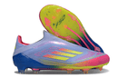Chuteira Adidas F50 LL FG - Roxa, Rosa e Verde com design vibrante e sola de aderência para desempenho em campos naturais.