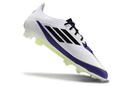 Chuteira Adidas F50.1 FG Branca, Roxa e Preta, ideal para jogadores focados em performance e estilo.