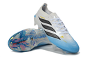 Chuteira Adidas Predator Elite FG 26 - Azul e Rosa com design em azul, branco e detalhes pretos.
