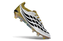 Chuteira Adidas Predator Elite FG 26 - Branca, Vermelha e Preta com design elegante e tecnologia de controle.