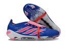 Chuteira Adidas Predator Elite FG 26 - "Finishers Steel" Azul e Rosa com design inovador e tecnologia de ponta.