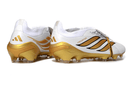 Chuteira Adidas Predator Elite FG 26 - "Finishers Steel" Branca e Dourada com design elegante e tecnologia avançada.