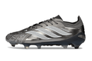 Chuteira Adidas Predator Elite FG 26 - "Finishers Steel" - Prateada em destaque, design prateado e tecnologia avançada.