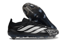 Chuteira Adidas Predator Elite FG 26 - "Finishers Steel" - Preta e Branca em destaque com design elegante.