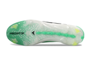 Chuteira Adidas Predator Elite FG 26 - Verde e Branca, vista inferior com design inovador e tecnologia de controle.