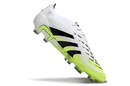 Chuteira Adidas Predator Elite FG - Branca e Amarela, exibindo design aerodinâmico e cores vibrantes.