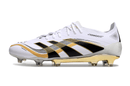 Chuteira Adidas Predator Elite FG - Branca e Dourada "Teamgeist" com design premium e sola FG para futebol.