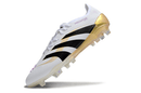 Chuteira Adidas Predator Elite FG - Branca e Dourada com design premium para futebol em campo natural.