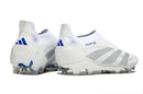Chuteira Adidas Predator Elite FG - Branca e Azul com design moderno e elegante, ideal para alto desempenho em campo.