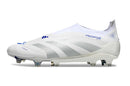 Chuteira Adidas Predator Elite FG - Branca e Azul lateral em fundo branco, destacando design moderno e desempenho.