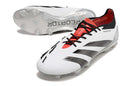 Chuteira Adidas Predator Elite FG - Branca e Preta com design elegante e tecnologia avançada para jogadores.